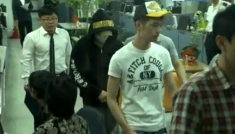 Daesung được đưa về Sở cảnh sát hôm 31/5, ngay sau vụ tai nạn.