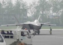 Chuyên gia hàng không Nga: 'J-20 chỉ để trình diễn'