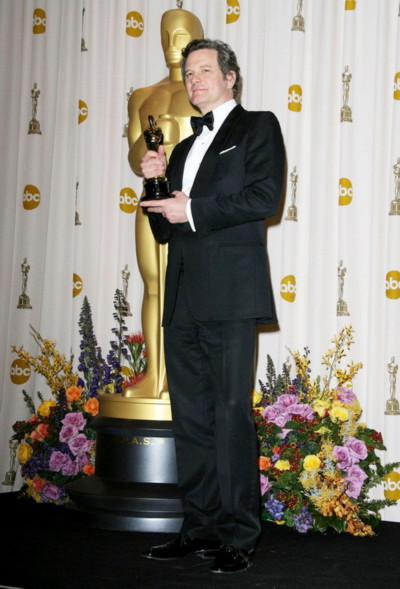 Colin Firth bên tượng vàng Oscar danh giá. Ảnh: WEN.