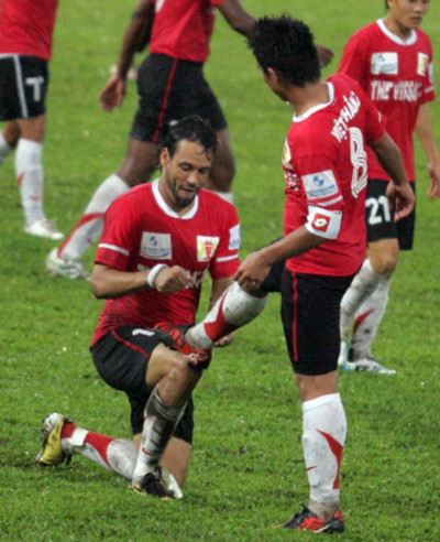 Việt Thắng và Gustavo từng là bô đôi tiền đạo của Đồng Tâm đều ghi bàn vào lưới đội bóng cũ. Ảnh: An Nhơn.