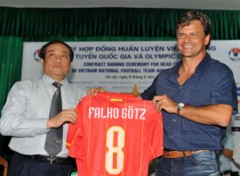 HLV Falko Goetz chính thức tiếp quản “ghế nóng”