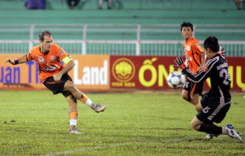 Với hai bàn thắng vào lưới Quảng Ninh, Kesley dẫn đầu danh sách cầu thủ ghi nhiều bàn với 14 lần lập công. Ảnh: An Nhơn.