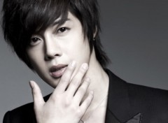 Kim Hyun Joong tự hào về khả năng kiếm tiền của mình