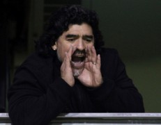 Maradona khởi kiện ở Trung Quốc