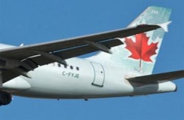 Máy bay Canada phát nổ trên không