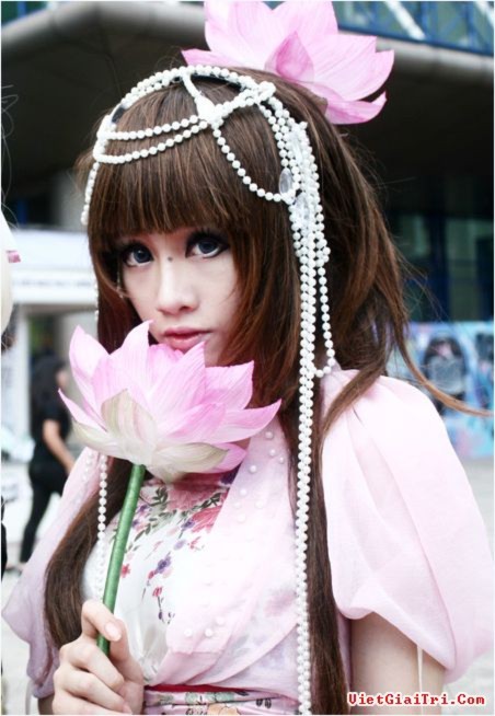 Ngắm Công chúa cosplay Chibi múa lụa quyến rũ