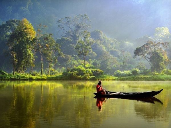 Vẻ đẹp mê hồn của hồ Situ Gunung, Indonesia - Ảnh: Hardi Budi.