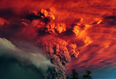 Núi lửa Chile “choàng tỉnh” dữ dội
