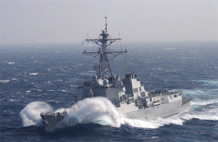 Tàu khu trục USS Howard của Mỹ đang tham gia tập trận với hải quân Philippines. Ảnh
