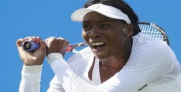 Venus Williams đánh dấu ngày trở lại bằng chiến thắng ngọt ngào