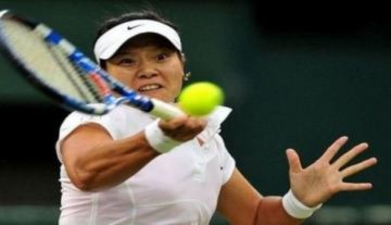 Wimbledon chứng kiến cú sốc đầu tiên