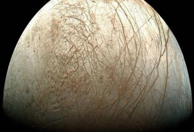 Bề mặt đầy băng của Mặt trăng Europa.