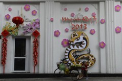 Trang trí mặt tiền nhà đón năm mới Quý Tỵ tại Hà Nội