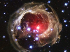 Hình ảnh “dội sáng” của sao V838 cách đây hơn 10 năm – Ảnh: NASA