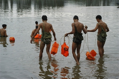 Trang bị của một tổ Đặc công “Người nhái” .