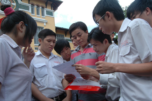 Ngoài thay đổi thứ tự môn thi, những điểm khác về thời gian, đối tượng ưu tiên... của kỳ tuyển sinh 2013 không thay đổi.