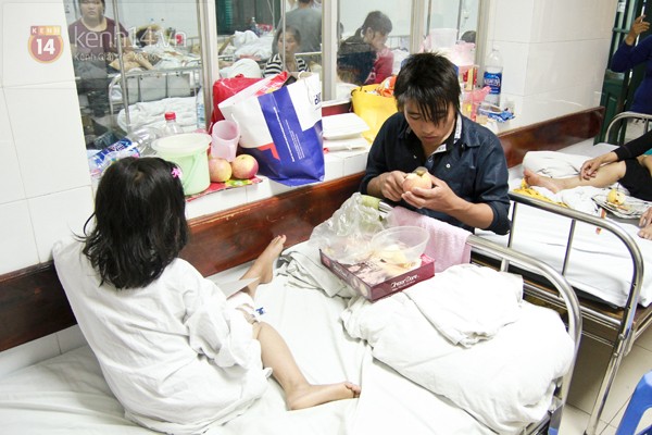 Thương bé gái sống chung với cái chân lúc nhúc giòi suốt gần 3 năm 6 Thương bé gái sống chung với cái chân lúc nhúc giòi suốt gần 3 năm 6