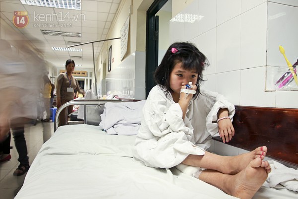 Thương bé gái sống chung với cái chân lúc nhúc giòi suốt gần 3 năm 7 Thương bé gái sống chung với cái chân lúc nhúc giòi suốt gần 3 năm 7