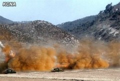 Triều Tiên tập trận bắn đạn thật hồi tuần trước - Ảnh: KCNA