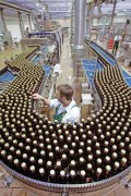 Một nhà máy bia ở Hamburg (Đức) - Ảnh: Bloomberg