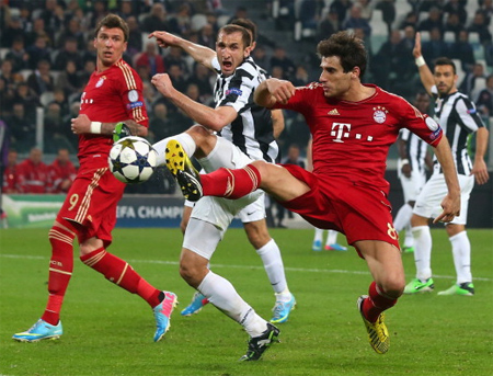 Lối chơi chắc chắn của Bayern Munich khiến Juventus bế tắc hoàn toàn