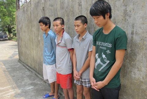 con trai, đầu độc, nghiện game, bất hiếu, đánh bố
