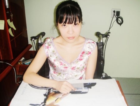 Ngoài thời gian viết, Hàn Băng Vũ còn thêu tranh(Ảnh: Nhân vật cung cấp) Ngoài thời gian viết, Hàn Băng Vũ còn thêu tranh(Ảnh: Nhân vật cung cấp)