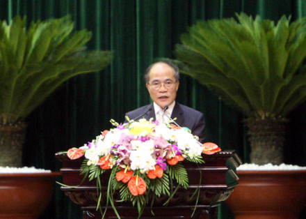 Chủ tịch Quốc hội Nguyễn Sinh Hùng là Chủ tịch UB Dự thảo sửa đổi Hiến pháp.