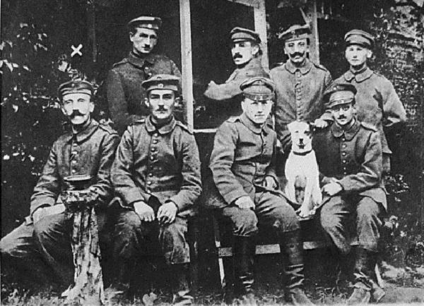 Điều ít được biết về đội quân chó biết nói của Hitler 7 Điều ít được biết về đội quân chó biết nói của Hitler 7