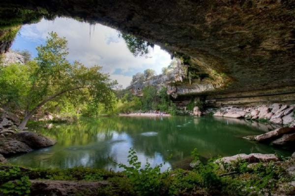 Hồ nước tuyệt đẹp có mái vòm rêu nghìn năm tuổi 6 Hồ nước tuyệt đẹp có mái vòm rêu nghìn năm tuổi 6