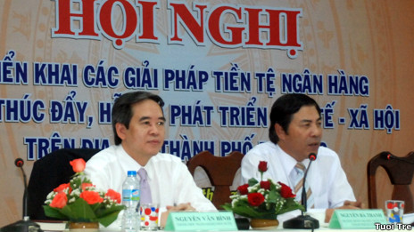 Ông Nguyễn Bá Thanh (phải) đang lãnh đạo Ban nội chính Trung ương Đảng