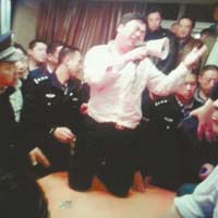 Quan chức TQ bị dân vây vì tổ chức tiệc xa xỉ