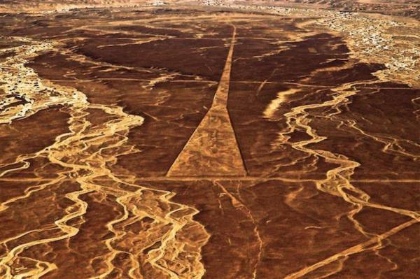 Bí ẩn kỳ quan cổ đại: Hình vẽ khổng lồ giữa sa mạc 12