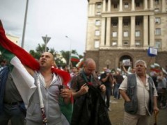 Biểu tình đòi dân chủ tiếp diễn tại thủ đô Sophia, Bulgari, ngày 23/06/2013. Reuters
