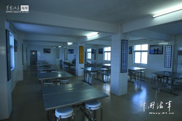 Nhà ăn của lính Trung Quốc trên Đá Chữ Thập.
