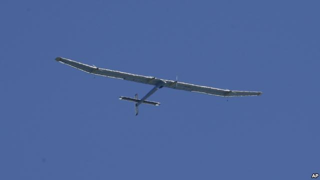 Chiếc Solar Impulse (AP Photo/Jeff Chiu)