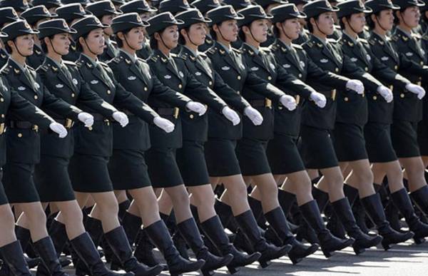 Ngắm nhìn những bóng hồng trong lực lượng quân đội thế giới 21 Ngắm nhìn những bóng hồng trong lực lượng quân đội thế giới 21