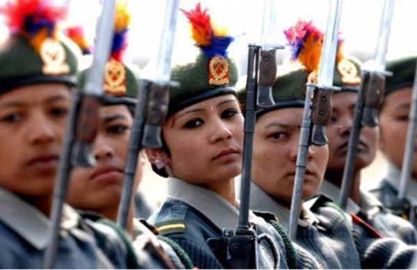 Ngắm nhìn những bóng hồng trong lực lượng quân đội thế giới 6 Ngắm nhìn những bóng hồng trong lực lượng quân đội thế giới 6