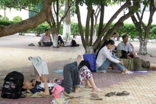 Những giấc ngủ trưa vội vã mùa thi, Tin tức trong ngày, diem thi dai hoc 2013, diem chuan dai hoc 2013, Tuyen sinh, tuyen sinh 2013, tuyển sinh, tin tuyen sinh, thong tin tuyen sinh, tuyen sinh dai hoc 2013, tuyen sinh dai hoc, giao duc, du hoc, vn, bao, tin tuc