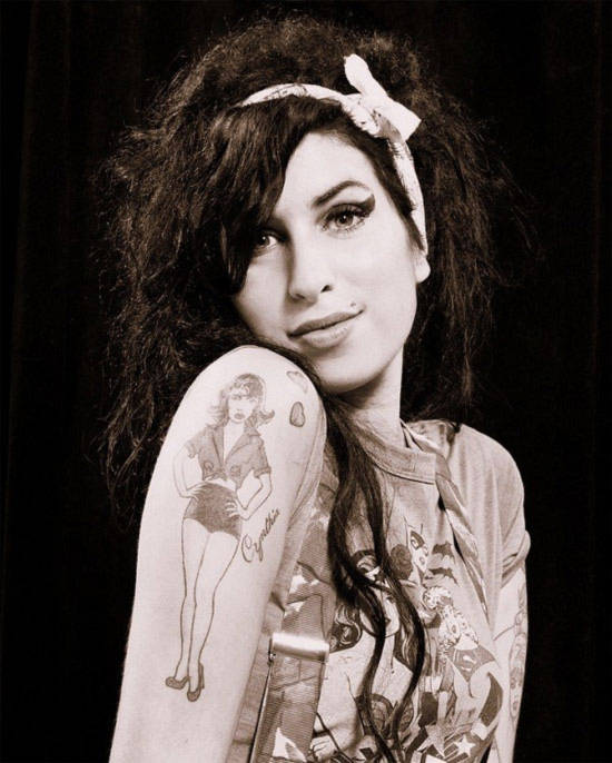 Amy Winehouse - nữ nghệ sĩ gia nhập Club 27 gần đây nhất. Những lời nguyền oái oăm trong lịch sử