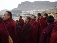 Các nhà sư Tây Tạng -Tứ Xuyên. REUTERS/Carlos Barria
