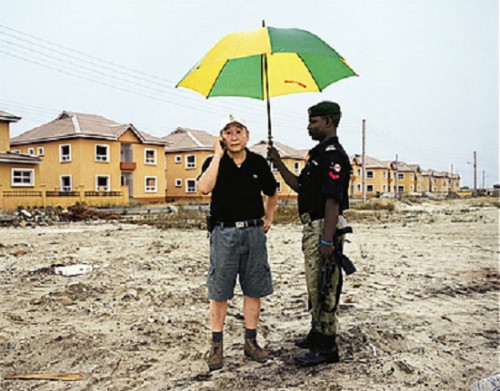 Một đại gia Trung Quốc có 15 nhà máy ở Nigeria và vệ sĩ người bản địa