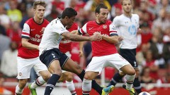 Arsenal (áo đỏ) đã giành trọn 3 điểm trước Tottenham