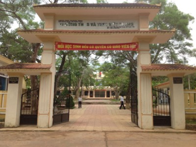 	Trường THCS và THPT Việt Trung.