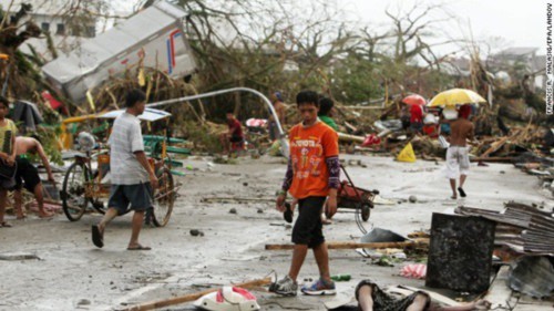 Chùm ảnh: Những thi thể nằm la liệt gây ám ảnh trong siêu bão Haiyan 7