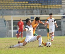U19 Việt Nam (áo trắng) sẽ có cơ hội tranh tài U19 AS Roma và
U19 Tottenham ở giải U19 quốc tế TP.Hồ Chí Minh vào tháng 1/2014