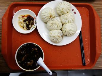 Bánh bao tại nhà hàng Khánh Phong (Qing Feng), Bắc Kinh, nơi được cho là Chủ tịch Tập Cận Bình đến xếp hàng mua, ngày 27/12/2013 REUTERS