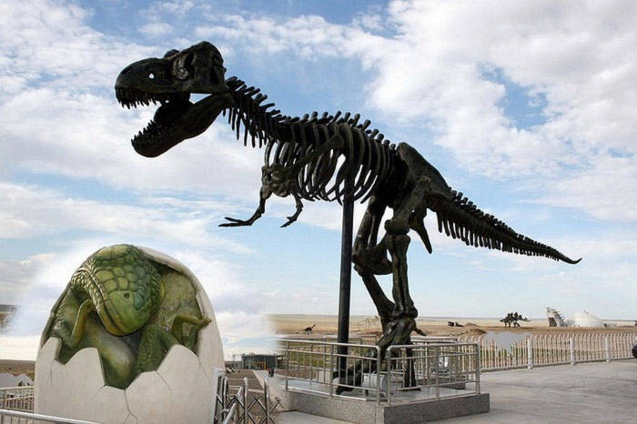 Cận cảnh công viên khủng long lớn nhất thế giới