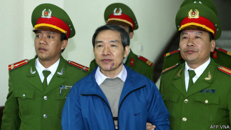 Ông Dương Chí Dũng được báo chí nói là "rất bình tĩnh" khi nghe tuyên án