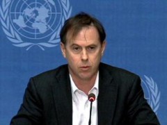 Ông Rupert Colville, người phát ngôn Phủ Cao Ủy Nhân quyền Liên hiệp quốc kêu gọi chính quyền và cảnh sát Cam Bốt tuân thủ các quy định quốc tế về nhân quyền.
Reuters